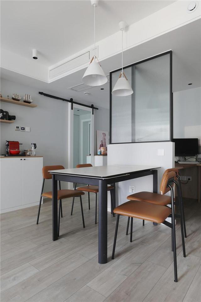 有一说一,这套房子改造得真心不错,功能全储物足还超级敞亮!