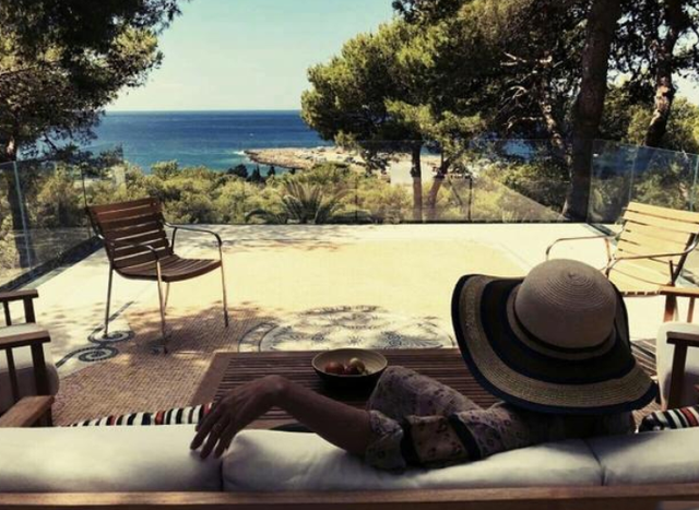 参观金星现实住的豪宅,室内装修能媲美宫殿,生活安逸像顶级名媛