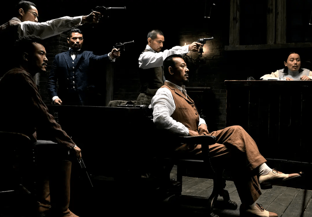 刘十三说娱乐 十一年前姜文的神作,《让子弹飞》究竟暗喻了多少细节?