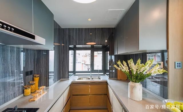 厨房吊顶这样选,房屋整体时尚又美观,2大方法,提升厨房幸福感