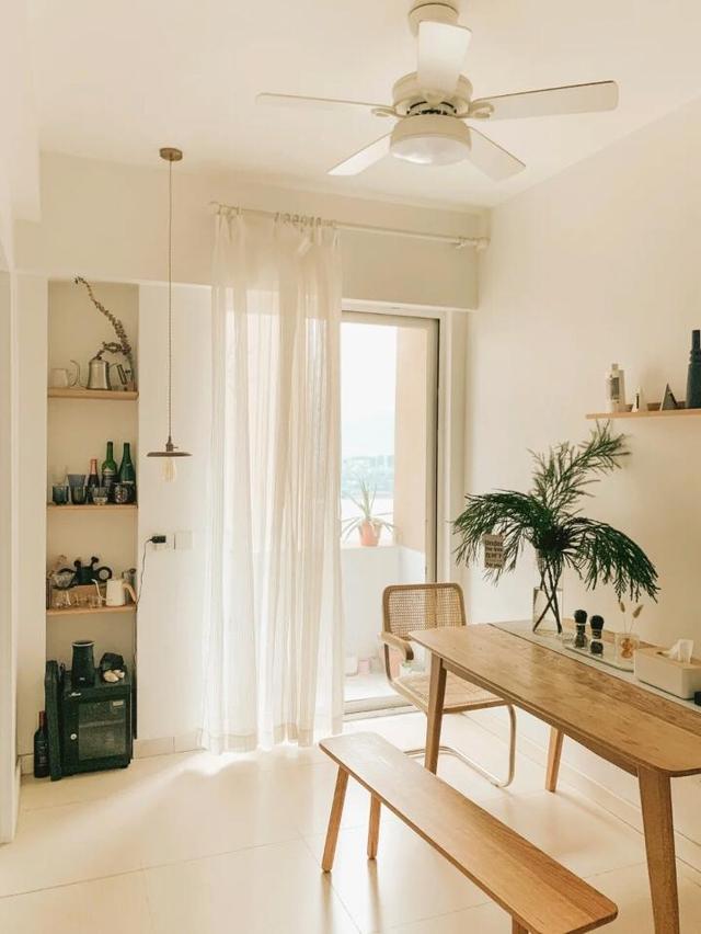 小两口入住两年来,坚持越简单越好的原则,越住越舒适