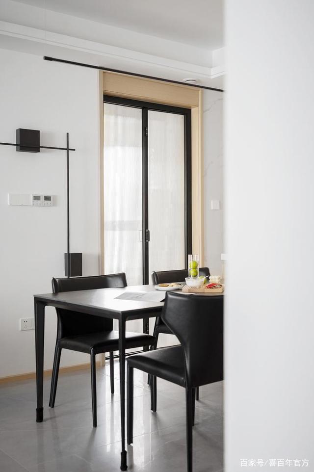 130平米现代简约三居,三代人的开放式厨房+超强收纳