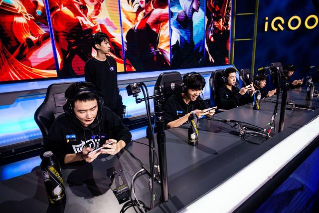 两载_解析巅峰对决时间回溯没有网络波动 也许TTG真能夺冠?