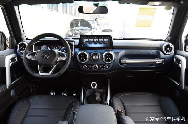 北汽勇士与BJ40对比,两车的差距究竟有多大